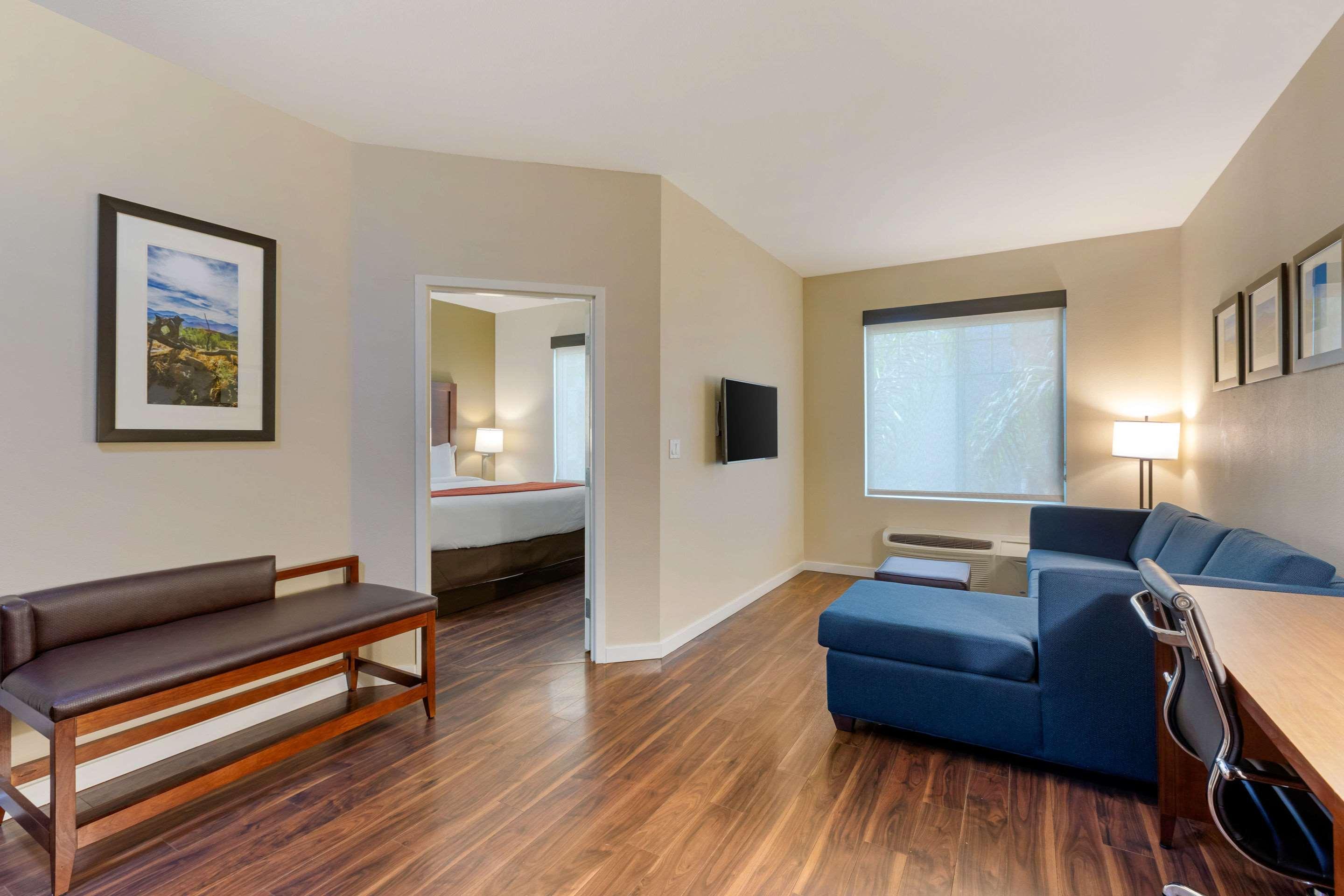 Comfort Inn & Suites Near Ontario Airport Esterno foto